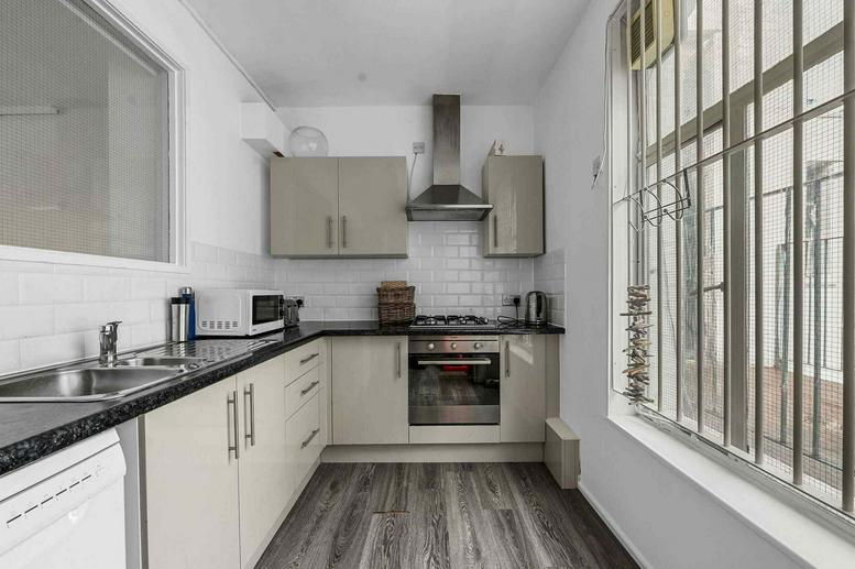 Image of Offices available in Bishopsgate: 116, Commercial Street