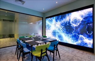 Photo of Office Space on 8 St James's Square - St James's Park
