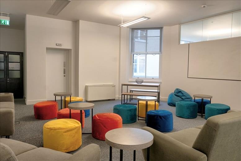 Image of Offices available in Moorgate: London Wall