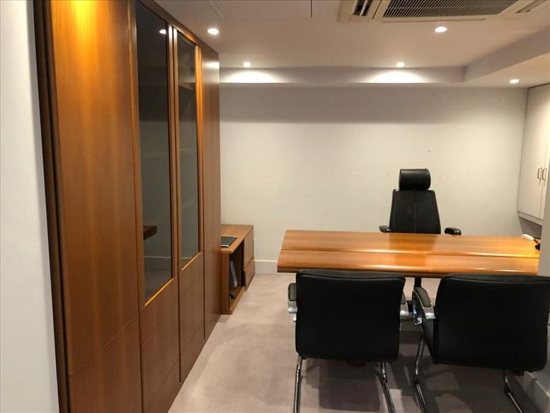 Office for Rent on 51 Parkgate Road Chelsea